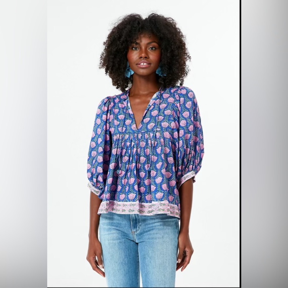 Saylor size medium top